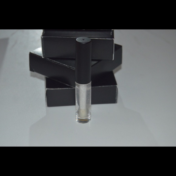 Lipgloss - Picture 2 of 4